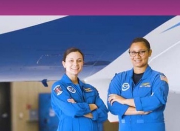 ہوائی جہاز کو جان بوجھ کر طوفان کے سپرد کرنے والی خواتین پائلٹ